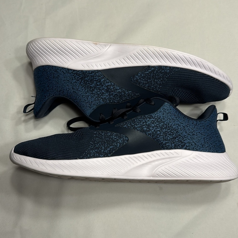 Mens Like New Athletic Works Athletic Sneakers. Size 13 - Picture 2 of 8